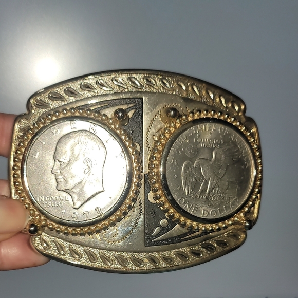 Vintage 80's 90's Silver and Gold One Dollae Coin Belt Buckle - Picture 2 of 8